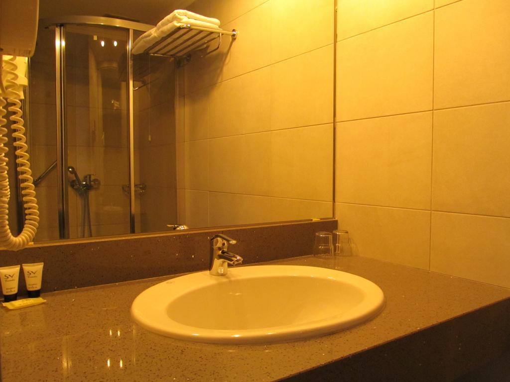 Pedi Beach Hotel Đảo Sými Ngoại thất bức ảnh