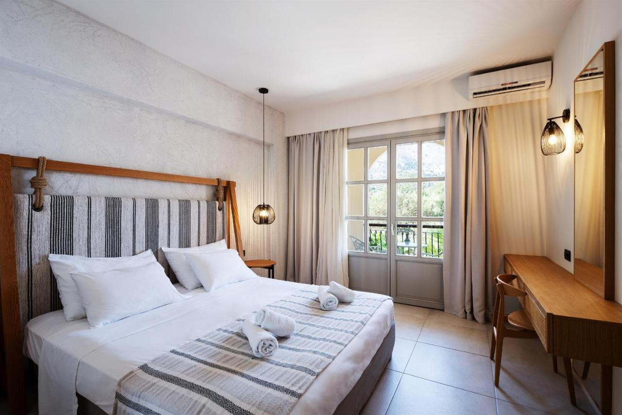Pedi Beach Hotel Đảo Sými Ngoại thất bức ảnh